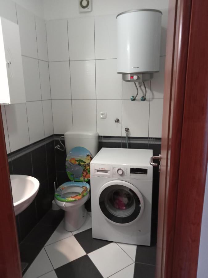 Apartman Mara Lovran Eksteriør billede